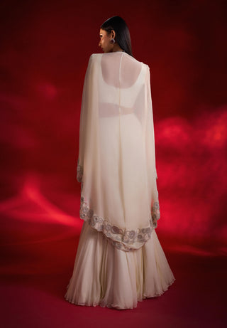 Violette Ivory Organza Sari And Cape Set by Charu & Vasundhara available on Indiaspopup.com