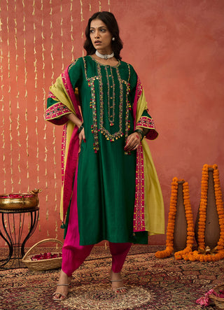 Green Yukta Embroidered Kurta Set by Shivani Bhargava available on Indiaspopup.com