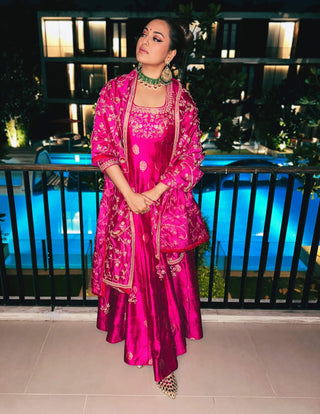 Punit Balana Classic Gulabi Anarkali Set available on indiaspopup