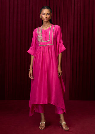Royal Fuchsia Solid Breeze Kaftan And Pants by Ridhi Mehra available on Indiaspopup.com