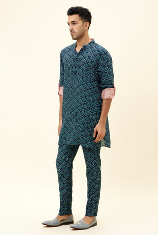 Sva By Sonam And Paras Modi Men-Blue Feather Print Kurta With Pants-INDIASPOPUP.COM