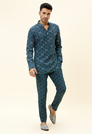 Sva By Sonam And Paras Modi Men-Blue Feather Print Kurta With Pants-INDIASPOPUP.COM