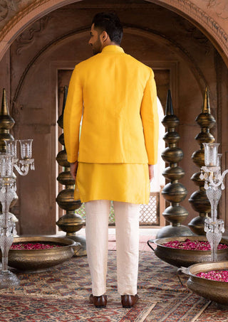 Chhavvi Aggarwal-Yellow Kurta With Pant And Jacket-INDIASPOPUP.COM