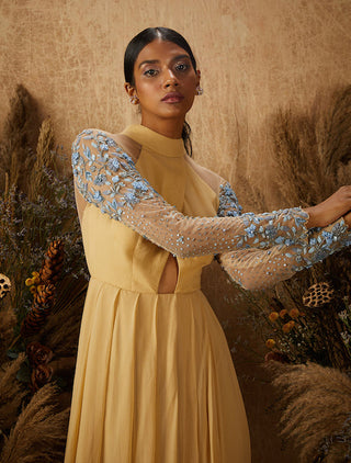 Shloka Khialani-Beige Halle Pleated Kurta Set-INDIASPOPUP.COM