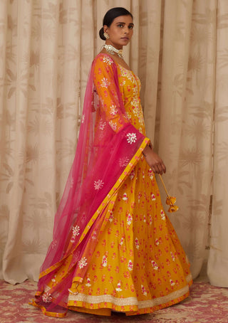 Shyam Narayan Prasad-Mustard Pink Embroidered Kurti Lehenga Set-INDIASPOPUP.COM