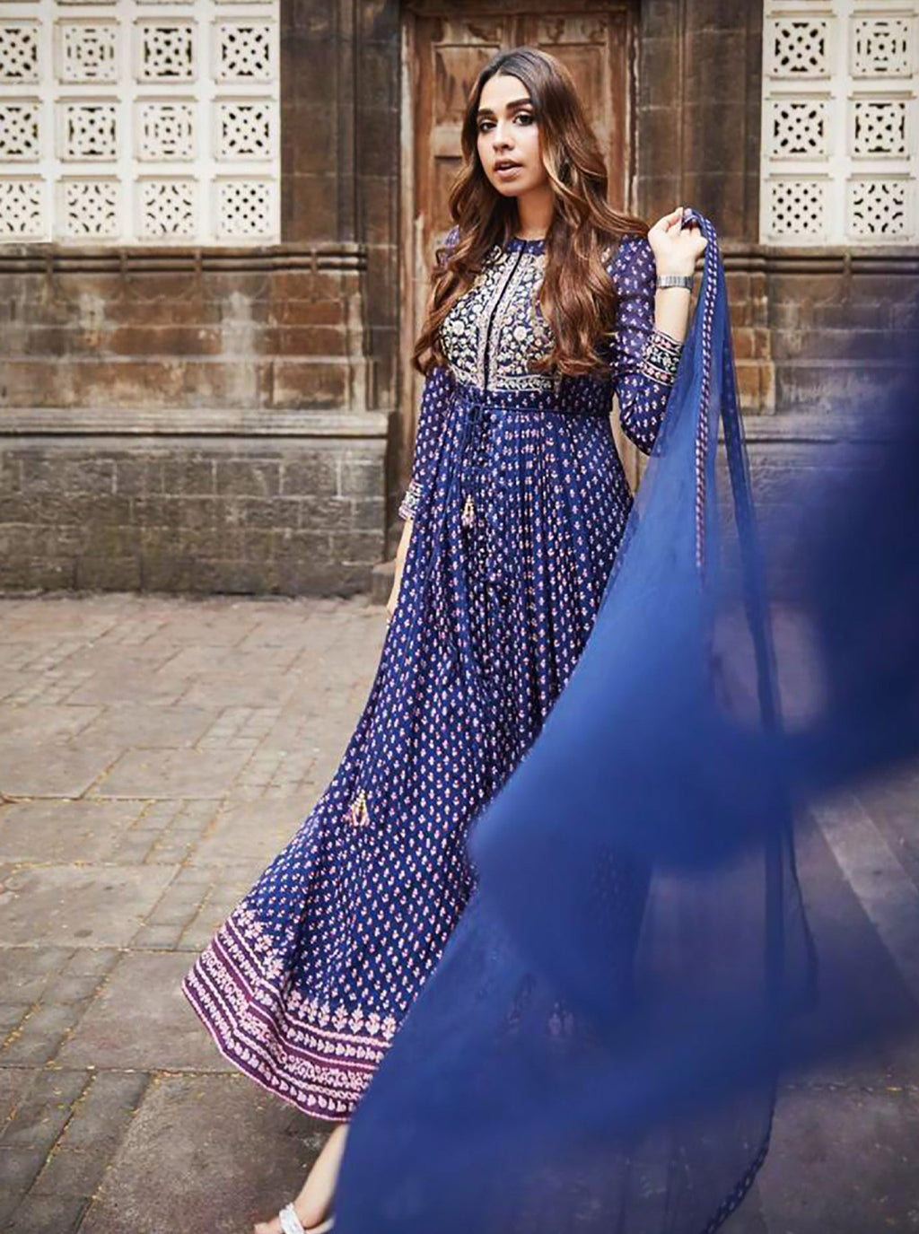 anarkali party dress Shyam Narayan Prasad Like a midnight sky Finish:Teak Brown SCH006051_CH_M Dark Green Sweetheart Off