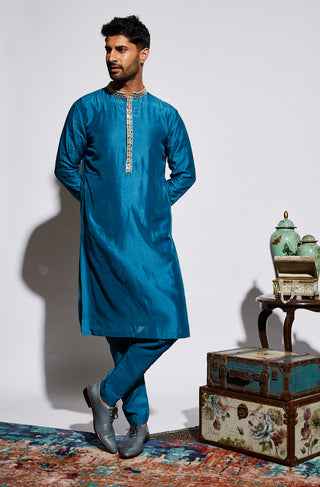 Sva By Sonam And Paras Modi-Blue Kurta Set With Embellished Collar-INDIASPOPUP.COM