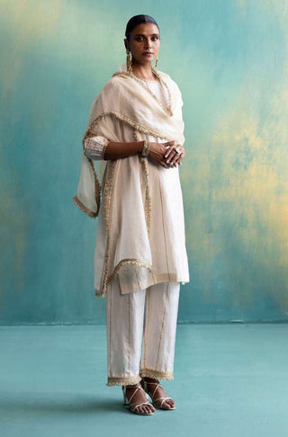 Shivani Bhargava-Cream Straight Silk Kurta Set-INDIASPOPUP.COM