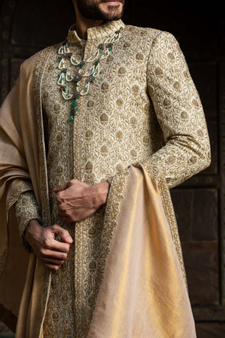 Nitika Gujral Men-Beige Zari Embroidered Achkan Set-INDIASPOPUP.COM