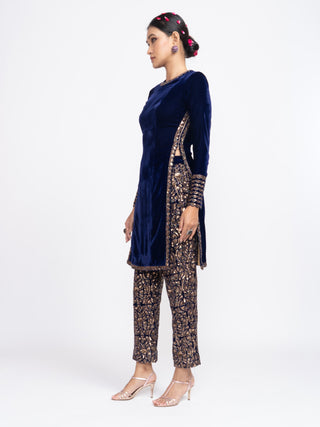 Vvani By Vani Vats-Navy Blue Velvet Kurta Set-INDIASPOPUP.COM