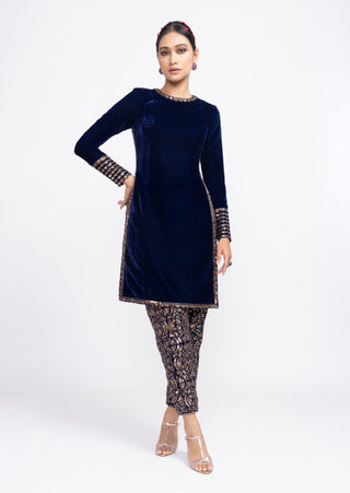 Vvani By Vani Vats-Navy Blue Velvet Kurta Set-INDIASPOPUP.COM