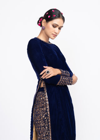 Vvani By Vani Vats-Navy Blue Velvet Kurta Set-INDIASPOPUP.COM