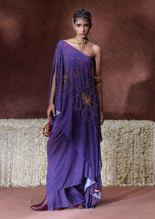 Indian Fusion - Traditional Indian Attire with a Modern Twist Indian Fusion - Traditional Indian Attire with a Modern Twist