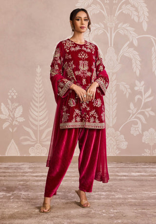 Fuchsia pink velvet kurta set