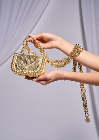 Aurelia Chainlink Belt Bag by Papa Don'T Preach By Shubhika Accessories, available on Indiaspopup.com