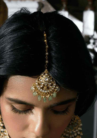 Ojasvi kundan green tikka