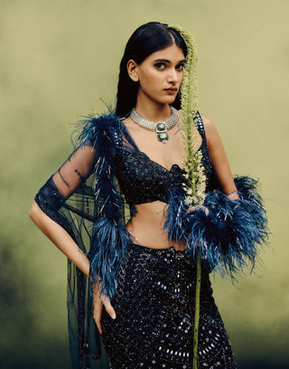 Noir illume slit skirt set
