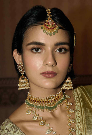 Tarannum red&green kundan choker