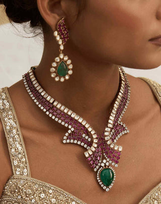 Vaneeza green zircon long necklace and earrings