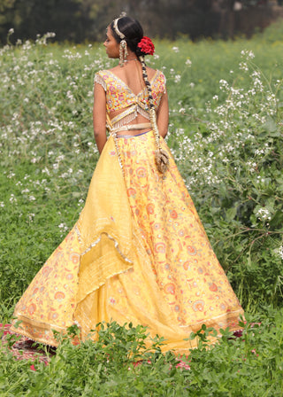 Yellow Banarsi Pattern Lehenga Set by Aditi Gupta available on Indiaspopup.com