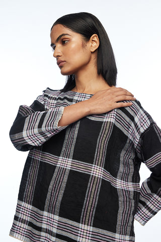 Caesia black boat neck boxy top