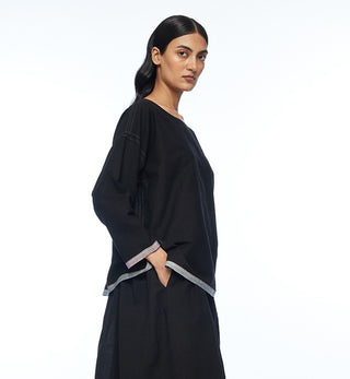 Zuvandica black oversize top