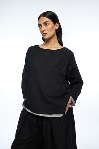 Zuvandica black oversize top