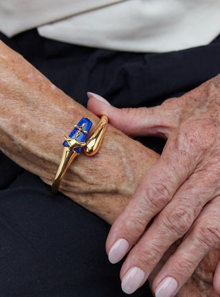 Gold lazuli sculpt handcuff