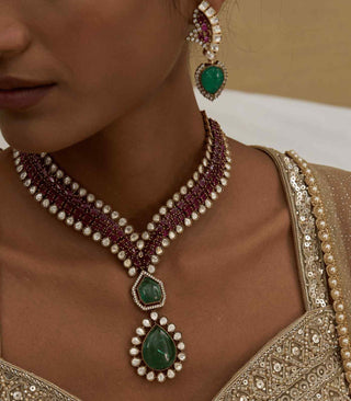 Jaskirat green zircon long necklace and earrings