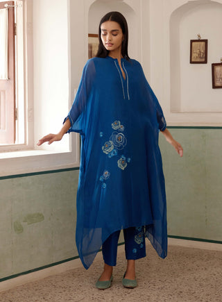 Sapphire Applique Kurta And Pants by Vaayu, available on Indiaspopup.com