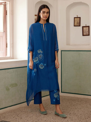 Sapphire Applique Kurta And Pants by Vaayu, available on Indiaspopup.com