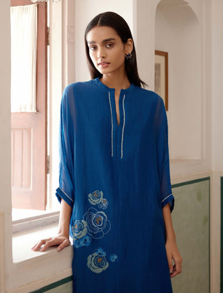 Sapphire Applique Kurta And Pants by Vaayu, available on Indiaspopup.com