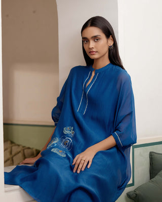 Sapphire Applique Kurta And Pants by Vaayu, available on Indiaspopup.com