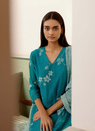 Teal Applique Cotton Kurta Set by Vaayu, available on Indiaspopup.com