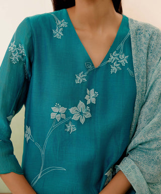 Teal Applique Cotton Kurta Set by Vaayu, available on Indiaspopup.com