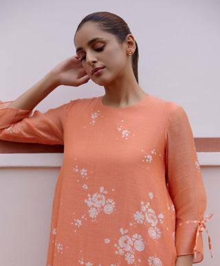 Tangerine Printed Kurta And Pants by Vaayu, available on Indiaspopup.com