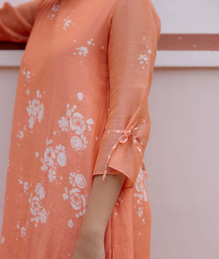 Tangerine Printed Kurta And Pants by Vaayu, available on Indiaspopup.com