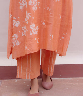 Tangerine Printed Kurta And Pants by Vaayu, available on Indiaspopup.com