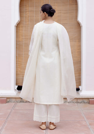 Swan Applique Kurta Set by Vaayu, available on Indiaspopup.com