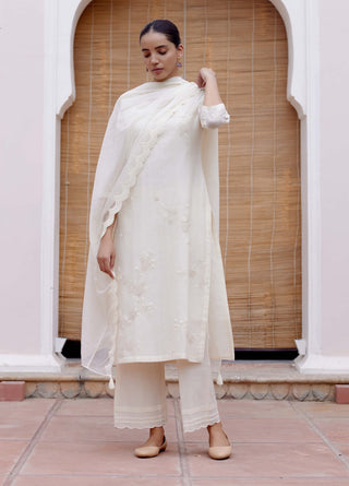 Swan Applique Kurta Set by Vaayu, available on Indiaspopup.com