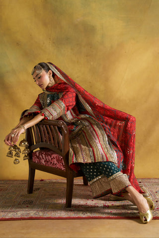 Preet red choga set