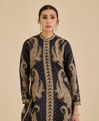 Black and beige dancing paisley kurta and pants