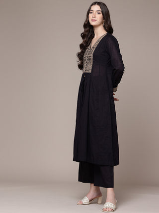 Black solid kurta and palazzo