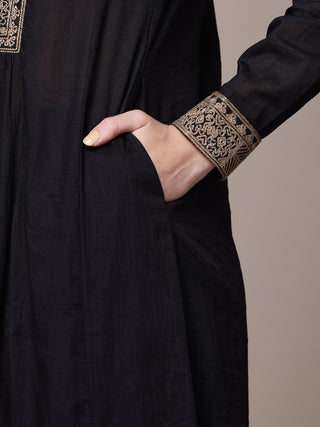 Black solid kurta and palazzo