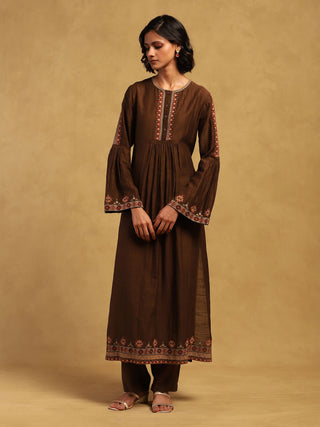 Brown kyesha kurta and pants