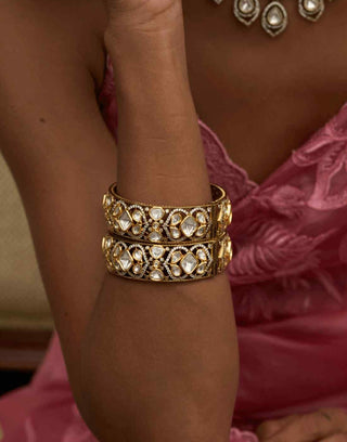 Ishanvi antiquegold finsh polki bangles