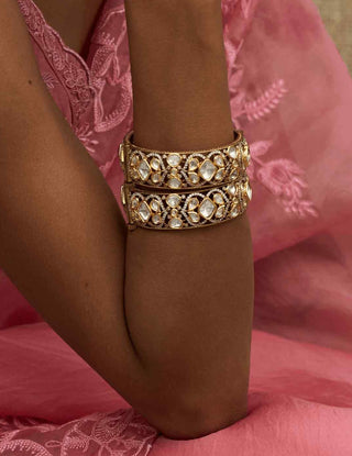 Ishanvi antiquegold finsh polki bangles