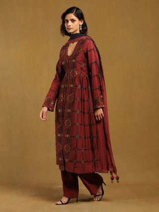 Red kinnauri kurti set