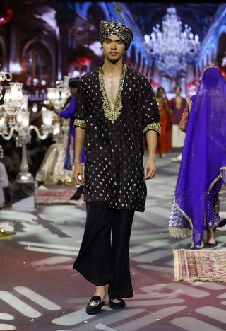 Zarvansh black noir kurta and pants