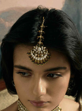 Hridya kundan red & green tikka